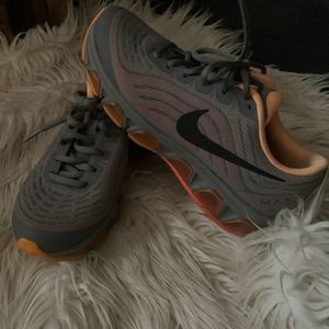 Nike Tailwind 6